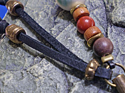 鹿革＆天然石★夜光貝（ヤコウガイ）ストラップ【ジャスパー】