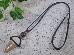 幸運のお守り★サメ歯化石チョーカー（ネックレス）